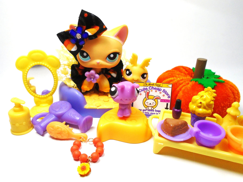 Littlest Pet Shop short hair cat #339 "Brooke " with Unique and Cute accessories a Cricket and  a fairy My Cute Cheap Store
