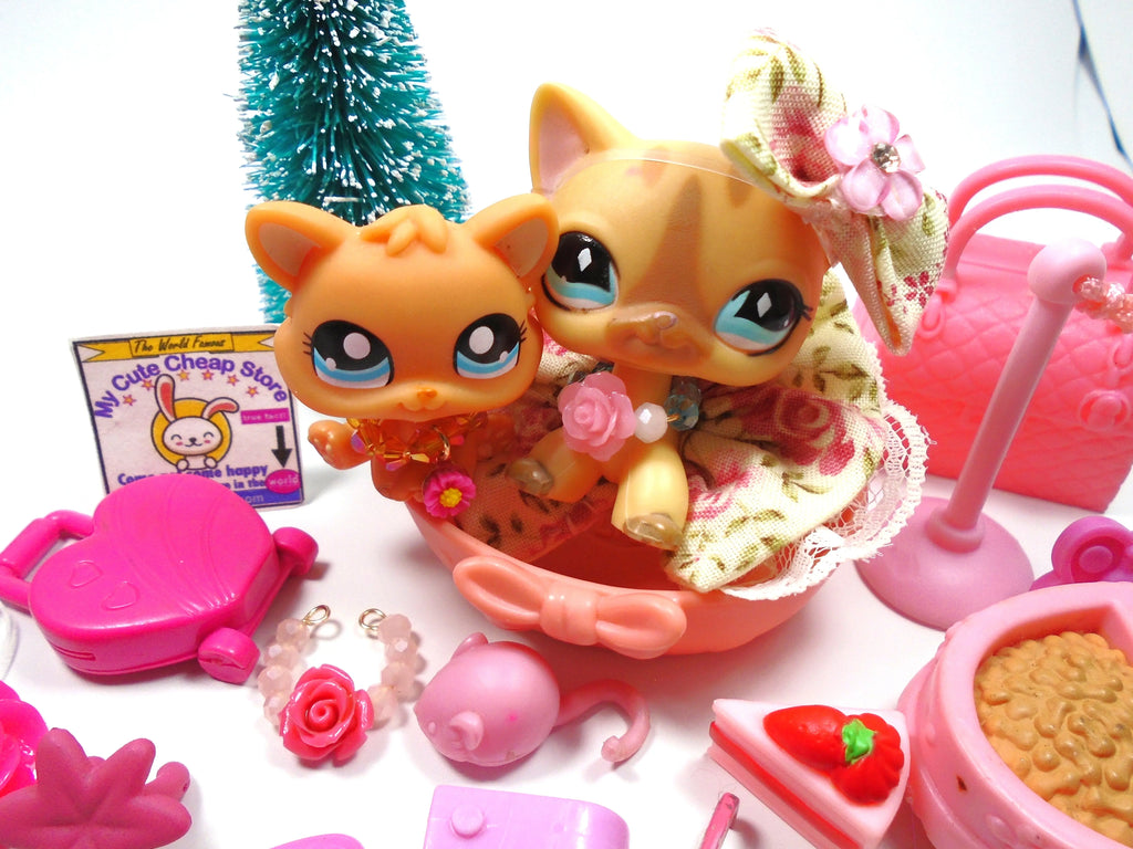 Littlest Pet Shop short hair cat #886 and kitten # 1371 with cute and unique accessories My Cute Cheap Store