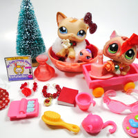 Littlest Pet Shop short hair cat #1024 and a kitten #1818 with cute accessories My Cute Cheap Store