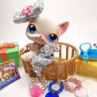 Littlest Pet Shop short hair cat #64 with cute accessories