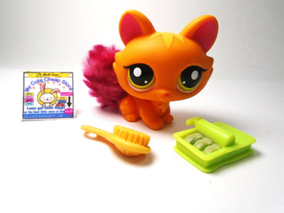 Littlest Pet Shop Crouching cat #2576 with accessories