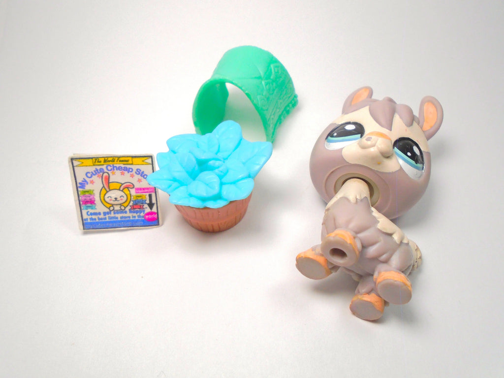 Littlest Pet Shop Llama #1937 with cute accessories Authentic My Cute Cheap Store