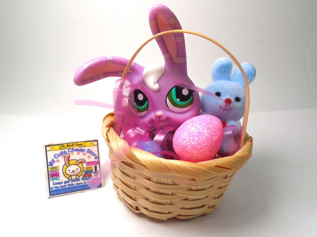 Littlest Pet Shop purple bunny #828 with an Easter Basket