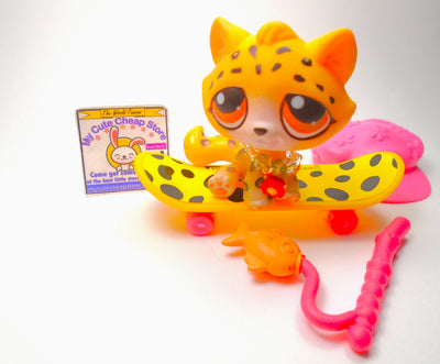 Littlest Pet Shop Leopard Sitting Cat #388 with cute accessories - My Cute Cheap Store