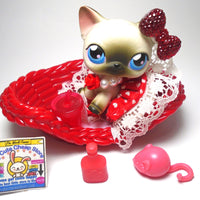 Littlest Pet Shop Siamese cat #5 with beautiful accessories