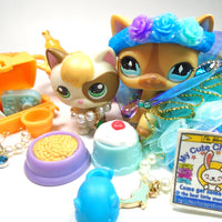 Littlest Pet Shop short hair cat #886 with unique accessories and a kitten