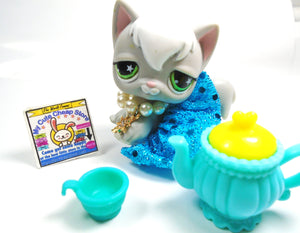 Littlest Pet Shop Angora cat #954 with cute accessories