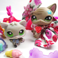 Littlest Pet Shop short hair cat #483 with a kitten and cute accessories