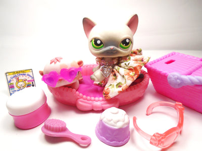 Littlest Pet Shop short hair cat #125 with a cute Gerbil and accessories