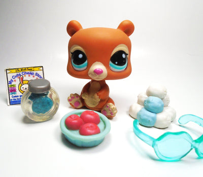 Littlest Pet Shop Moscow Bear #2109 with accessories