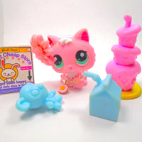 Littlest Pet Shop Rare Pink Kitten Cat #2575 with accessories authentic