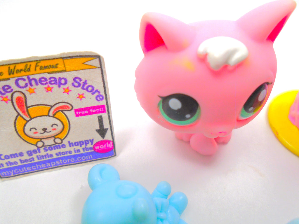 Littlest Pet Shop Rare Pink Kitten Cat #2575 with accessories authentic