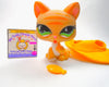 Littlest Pet Shop Yellow Licking Paw Cat #842 with accessories Authentic