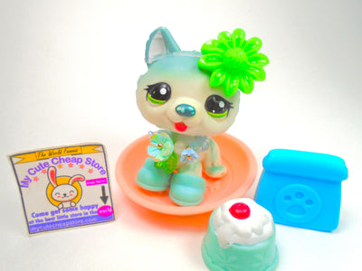 Littlest Pet Shop Rare Blue White Husky Dog #1563 & cute accessories authentic