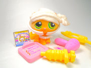 Littlest Pet Shop Yellow BonBon Sitting Cat #94 & cute accessories authentic