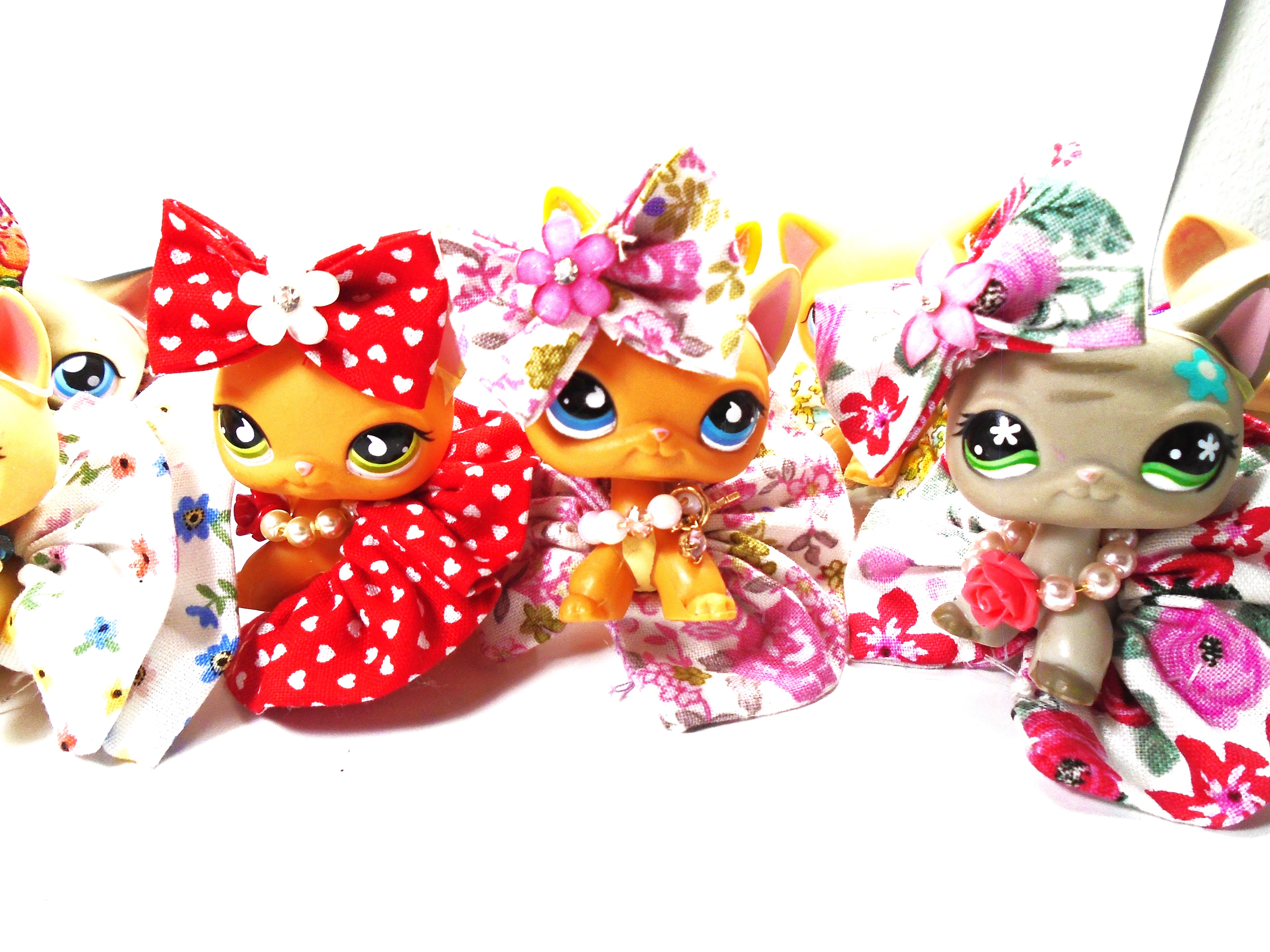 Littlest Pet Shop LPS Random 3 PC Pet Grab Bag Lot + Bow *1 Dog OR Cat in  each bag*